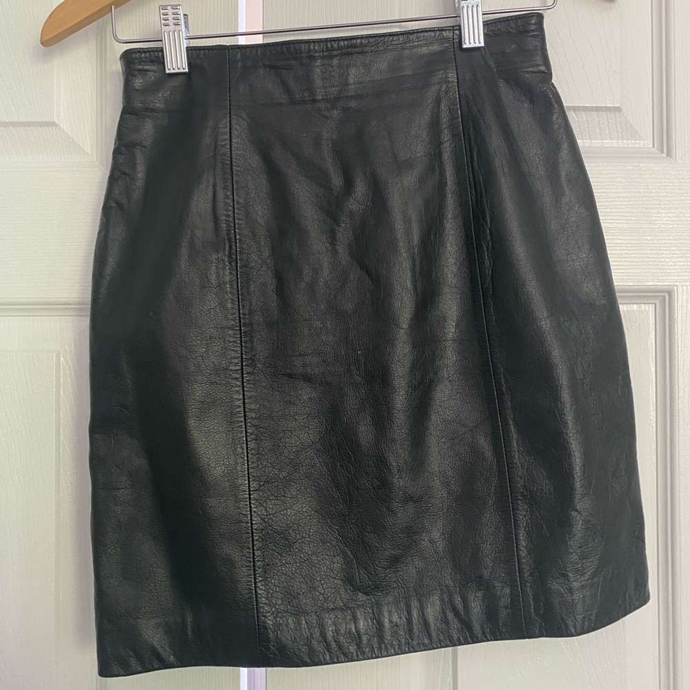 VINTAGE LEATHER Mini skirt!